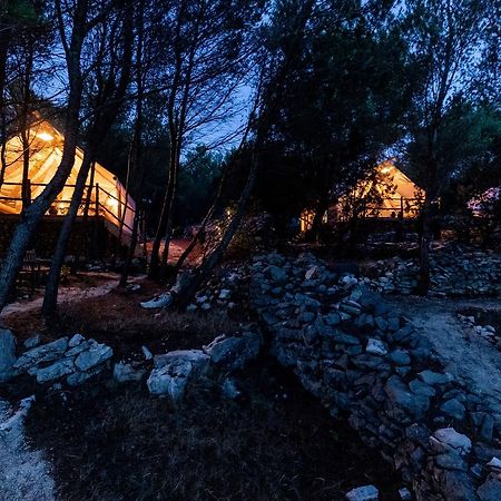 Plage Cachee - Glamping Vrboska Eksteriør bilde