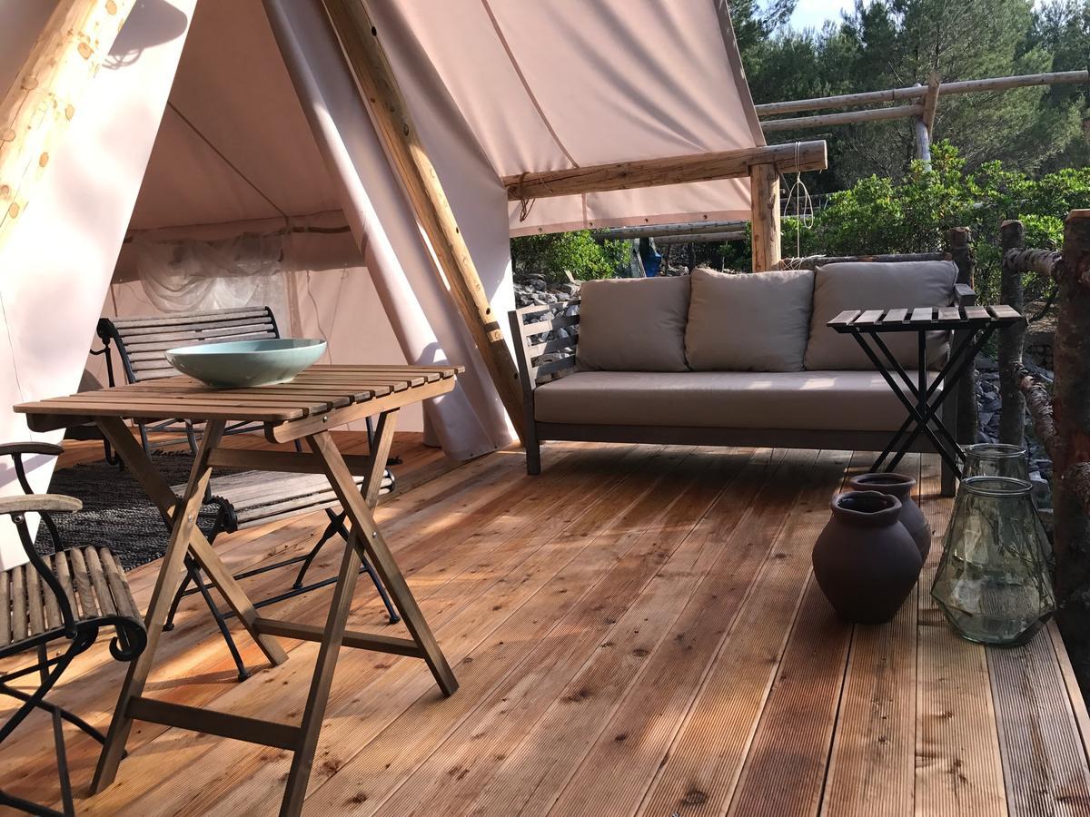 Plage Cachee - Glamping Vrboska Eksteriør bilde