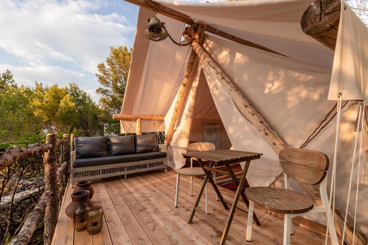 Plage Cachee - Glamping Vrboska Eksteriør bilde