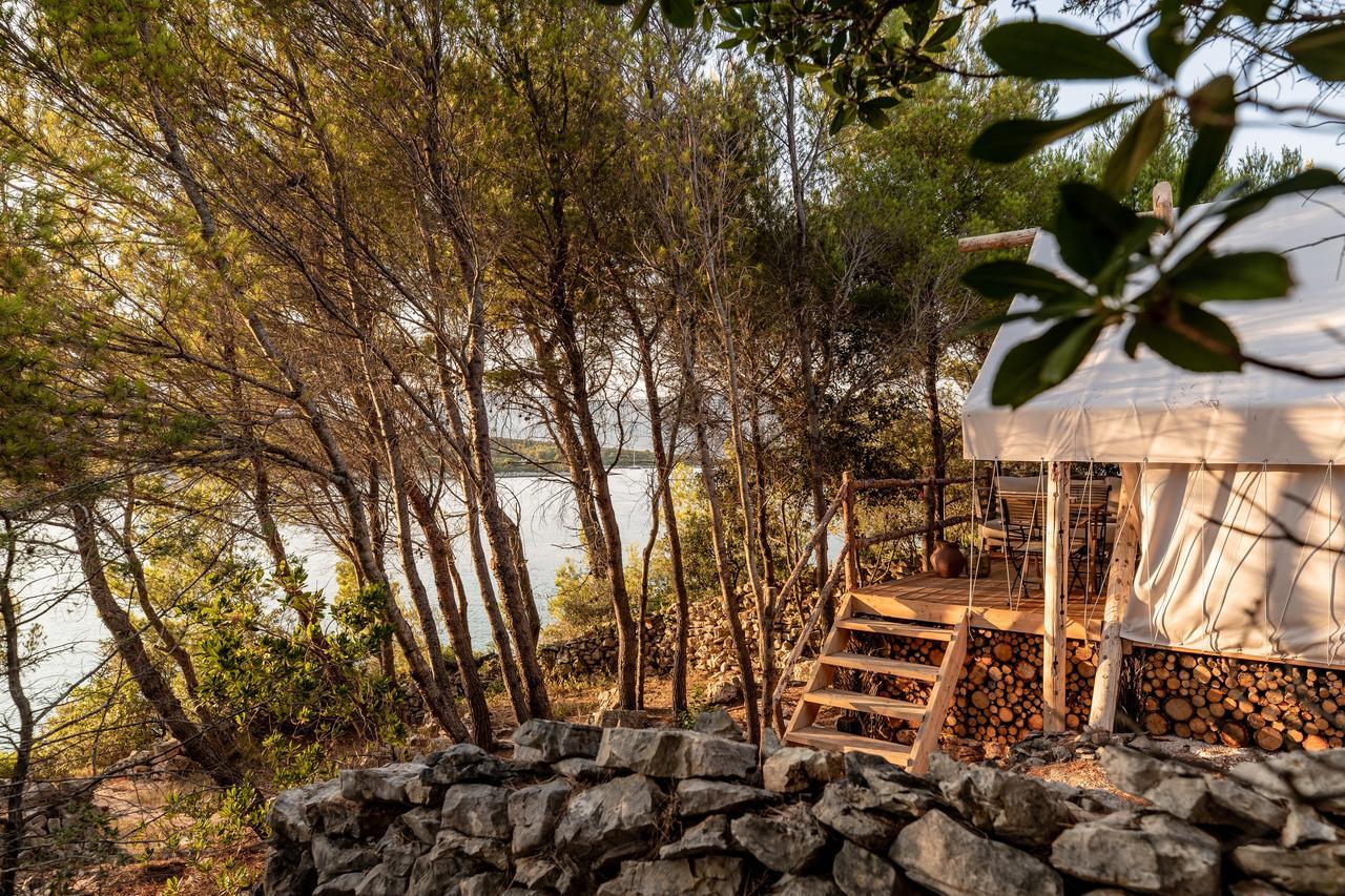 Plage Cachee - Glamping Vrboska Eksteriør bilde