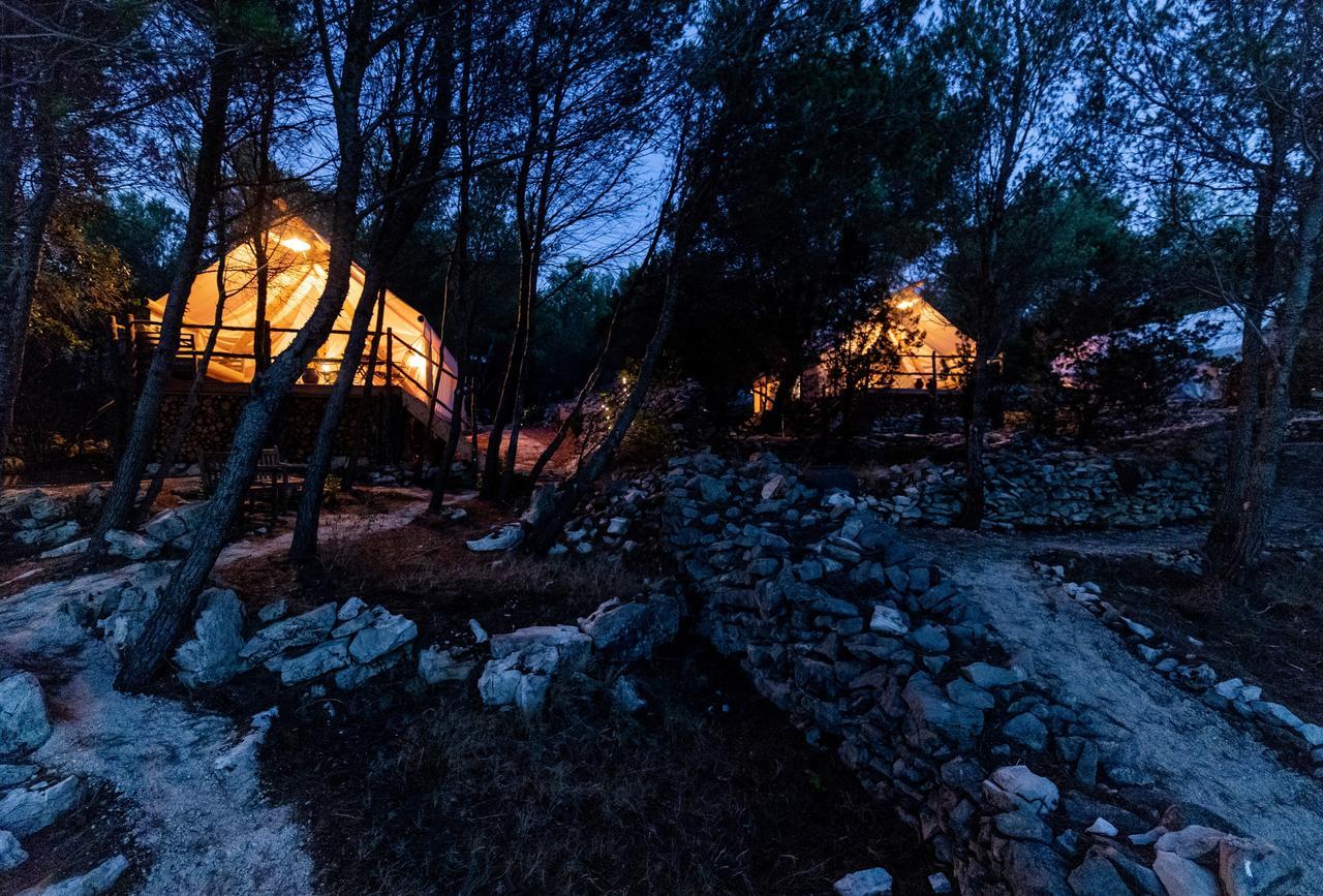 Plage Cachee - Glamping Vrboska Eksteriør bilde
