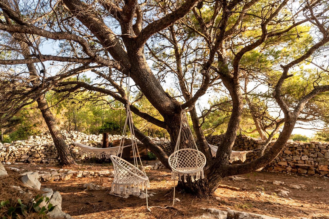 Plage Cachee - Glamping Vrboska Eksteriør bilde