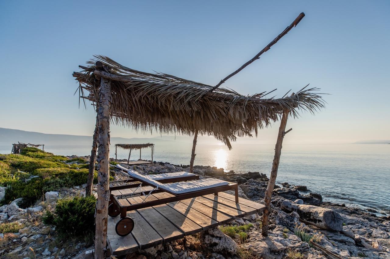 Plage Cachee - Glamping Vrboska Eksteriør bilde